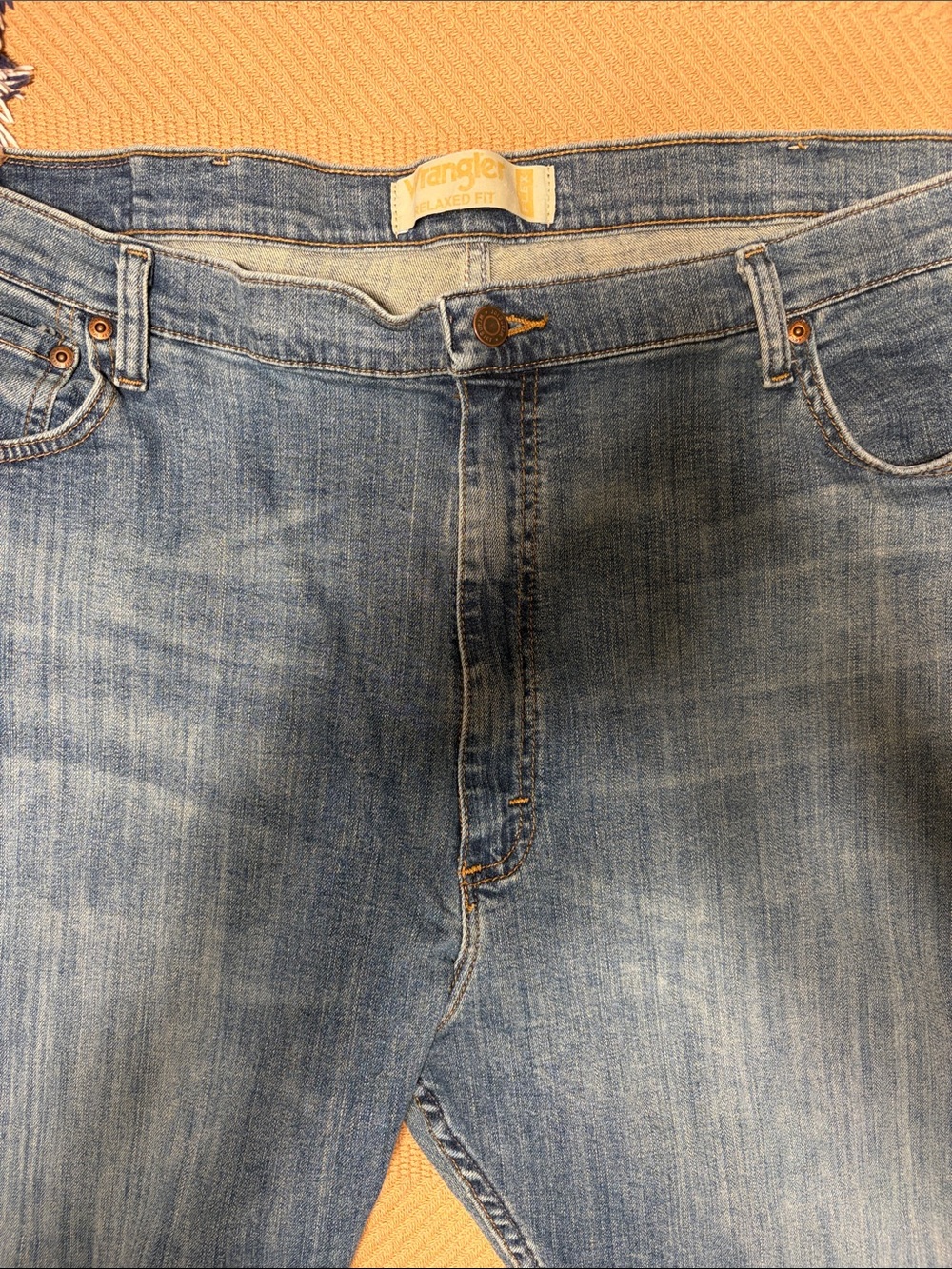 Wrangler Men's Washed Blue Relaxed Flex Fit Jeans 42x32